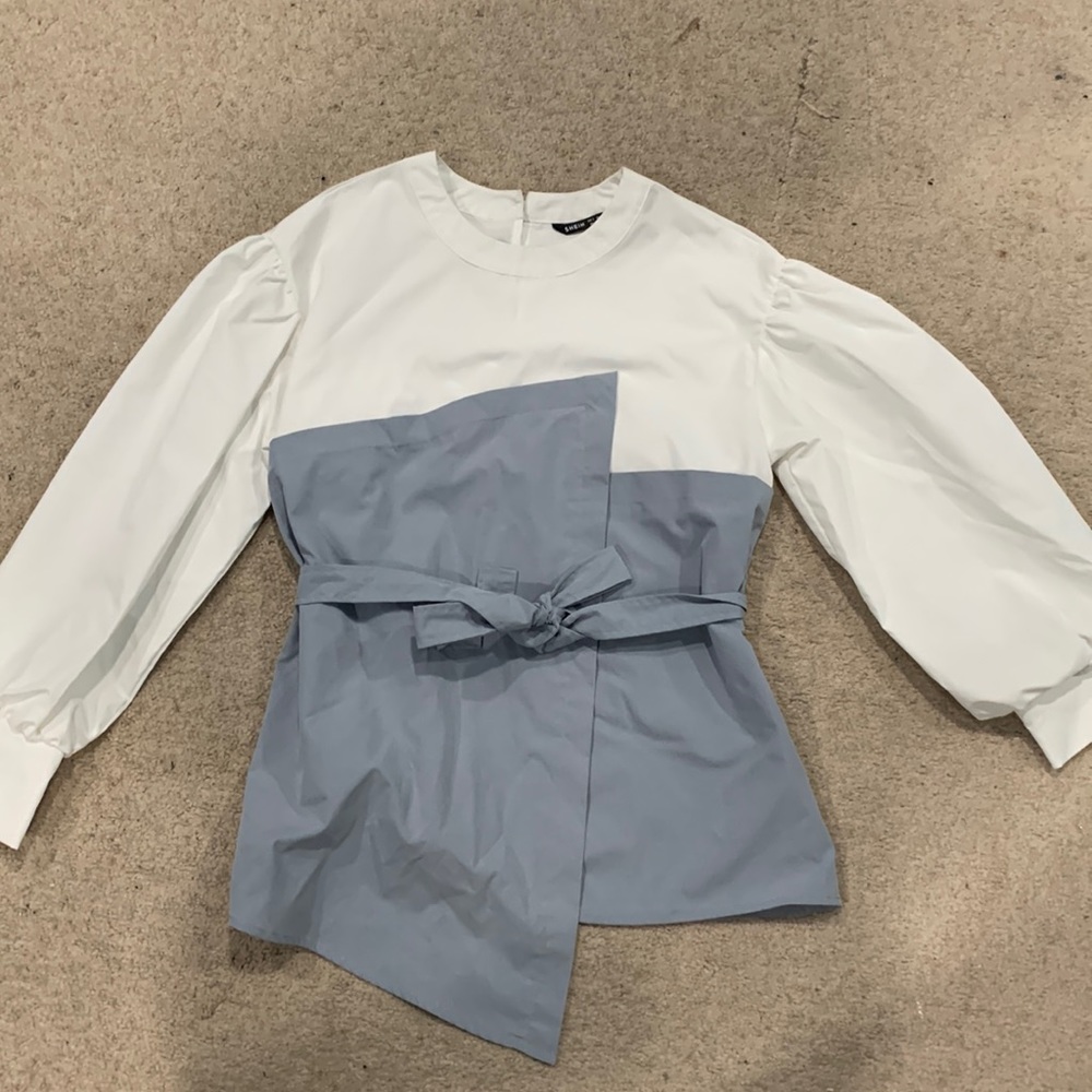 Keyhole back belted 2 in 1 top